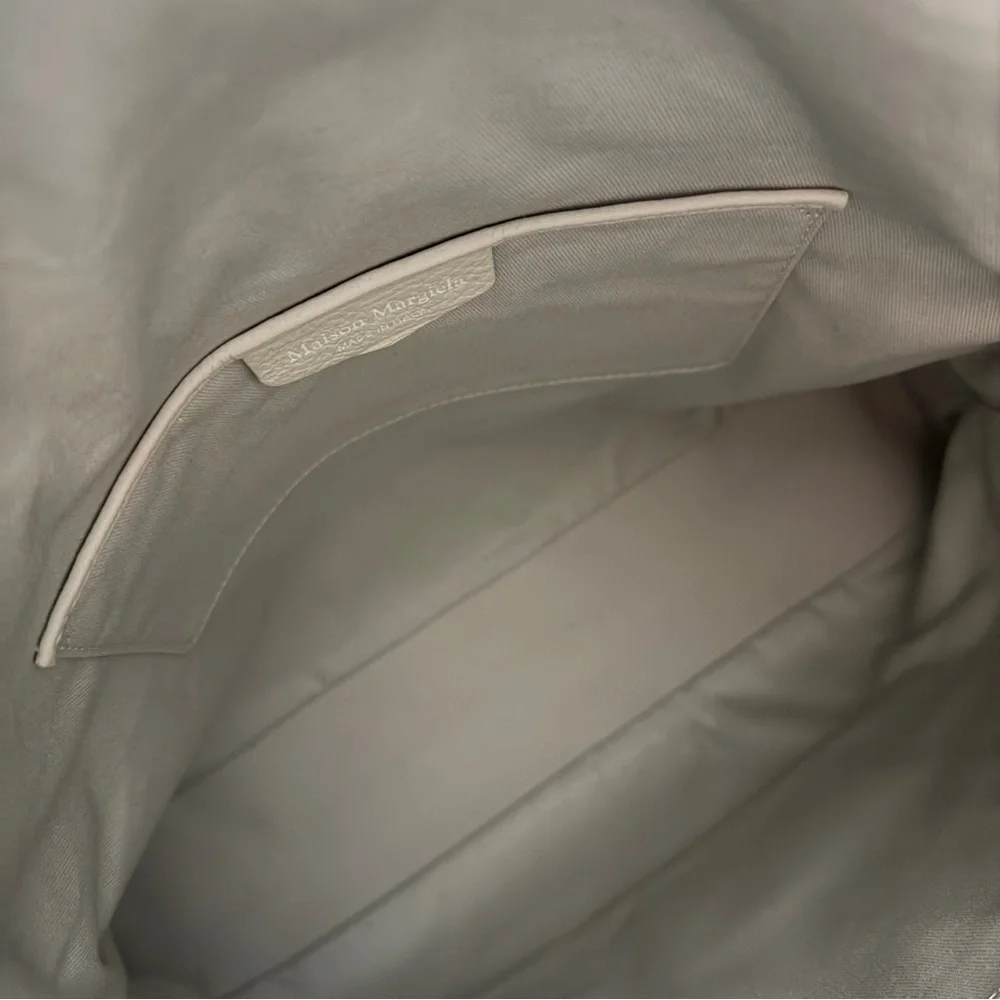 Maison Margiela Soft 5AC White On-Body Crossbody Messenger Shoulder Deerskin Bag